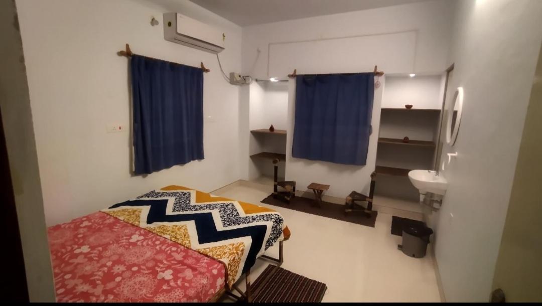Funk Monk Villa Hostel Pondicherry Auroville Eksteriør bilde